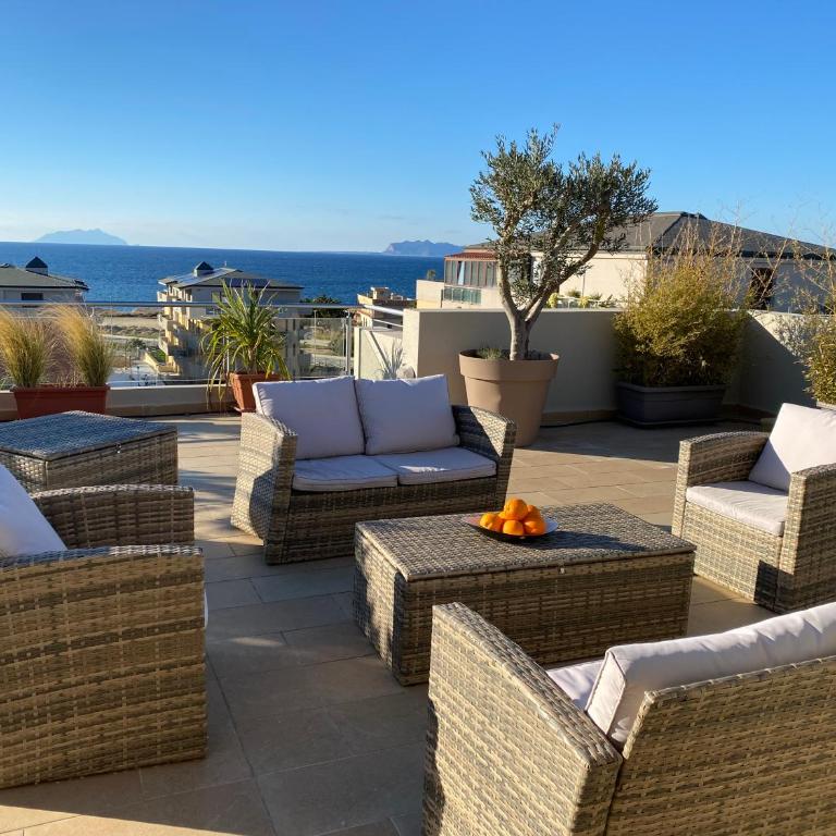 Penthouse Le Isole - Appartamento con 2 Camere da Letto - 3