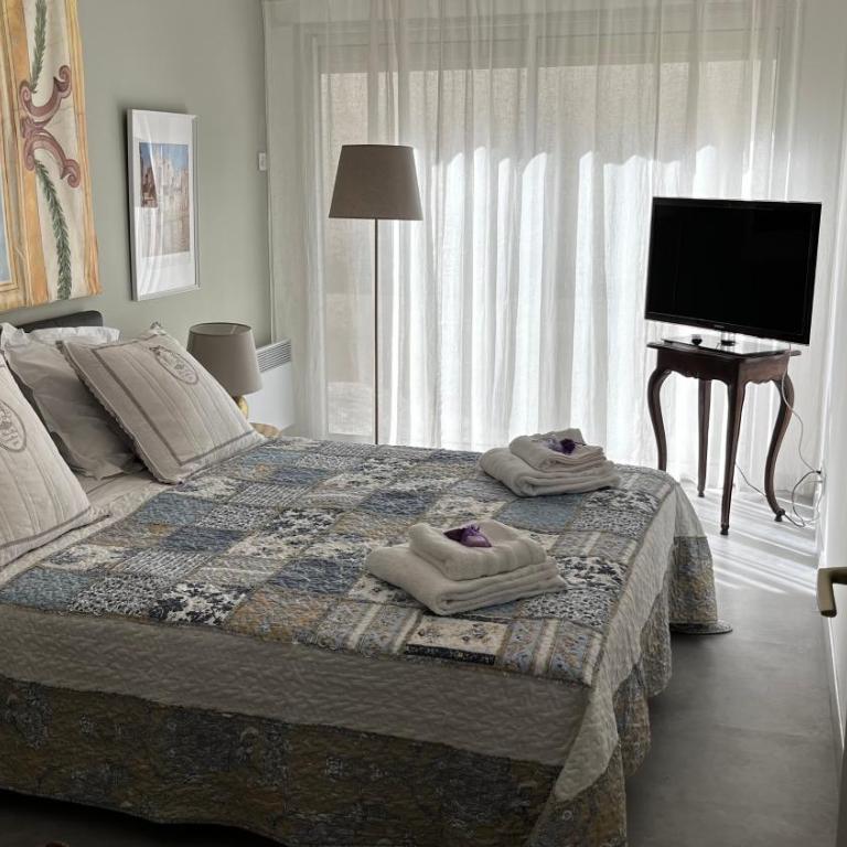 AU COEUR DES LICES *** CENTRE HISTORIQUE AVIGNON - Apartamento de 3 dormitorios - 49