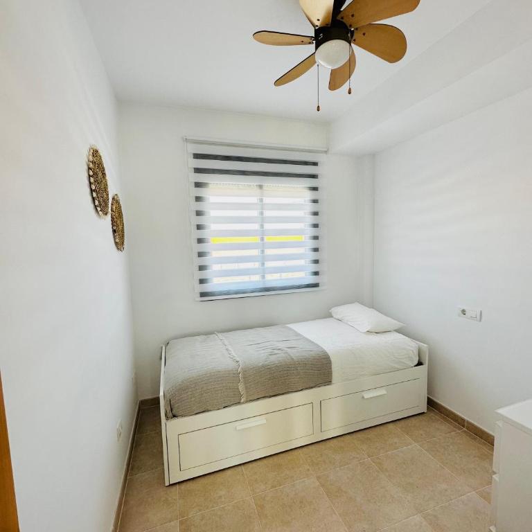 Apartamento con Piscina y Jardín Espectacular Cala Sirenas - Nuevo - Apartamento de 2 dormitorios - 9