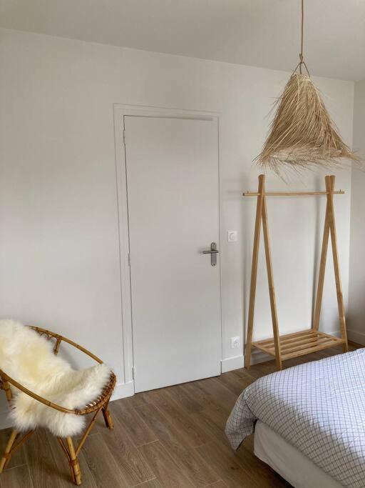 T2 Super Cosy à la cîme des pins proche av de Gaulle place de parking et wifi - Appartamento con 1 Camera da Letto - 16