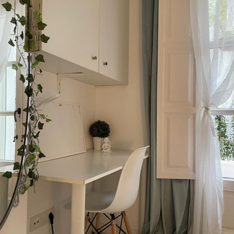 Home Away From Home Marbella - Apartamento con patio - 16