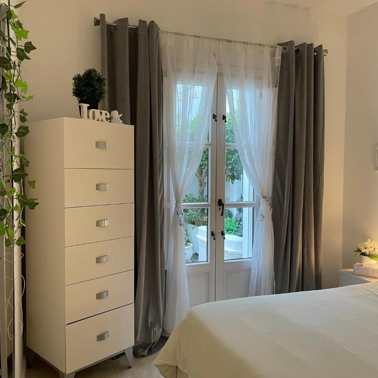 Home Away From Home Marbella - Apartamento con patio - 11