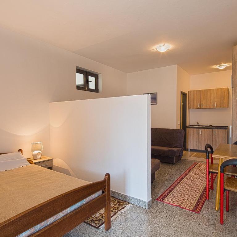 Madra Rooms and Apartments - Porodični Studio - 8