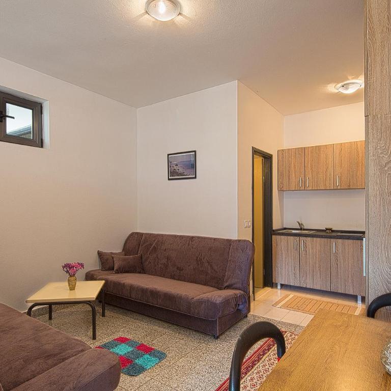 Madra Rooms and Apartments - Porodični Studio - 4