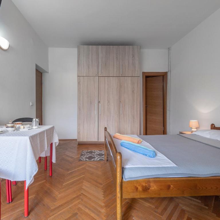 Madra Rooms and Apartments - Dvokrevetna Soba sa Bračnim Krevetom - 11