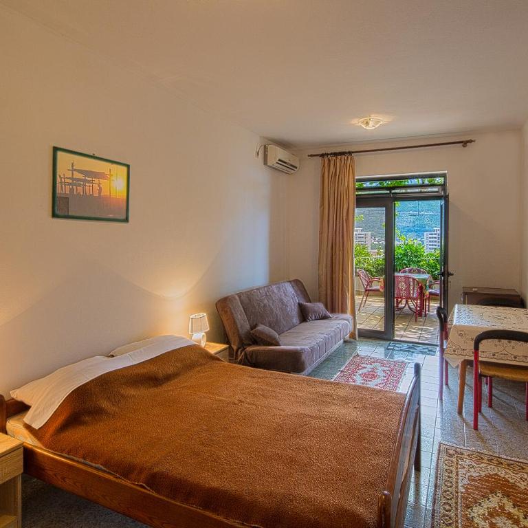 Madra Rooms and Apartments - Standardni Trokrevetni Studio - 1