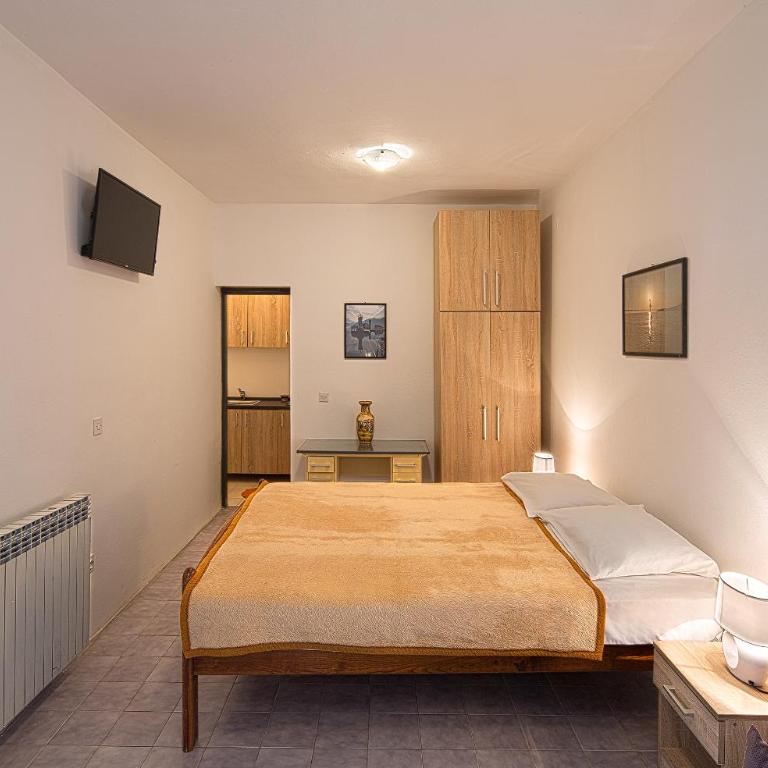 Madra Rooms and Apartments - Standardni Trokrevetni Studio - 9
