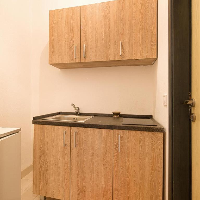 Madra Rooms and Apartments - Standardni Trokrevetni Studio - 12