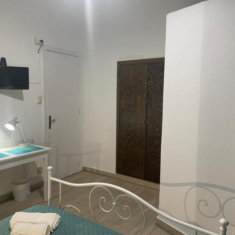 Casa Vittoria - Double Room with Private Bathroom - 9