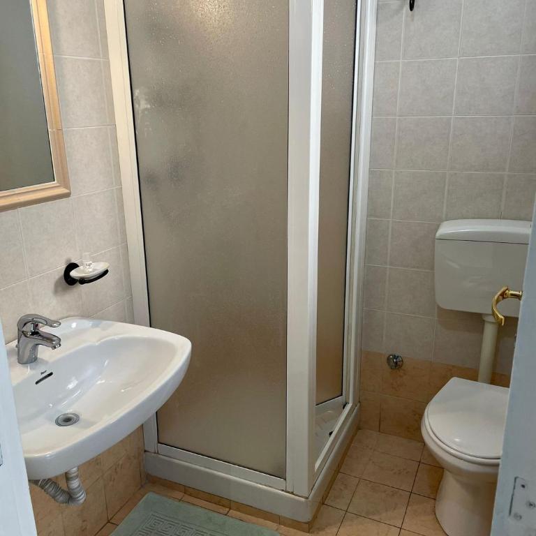 Casa Vittoria - Triple Room with Private Bathroom - 18