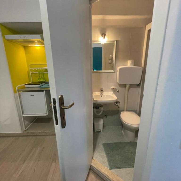 Casa Vittoria - Double Room with Private Bathroom - 7