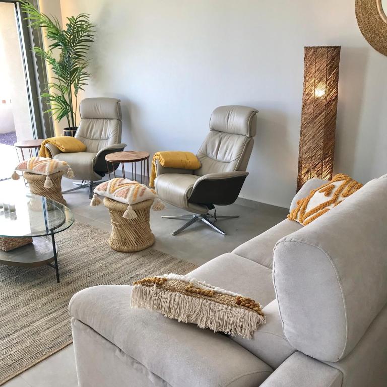 Golf Tenerife South xx Wheel Accessible Shower xx Free WIFi xx Private Pool 30 degrees xx Two Terraces 30m2x60m2 xxFree Parking xx Mountain view xx Flatscreen 65 inch xx - Villa de 3 dormitorios - 7