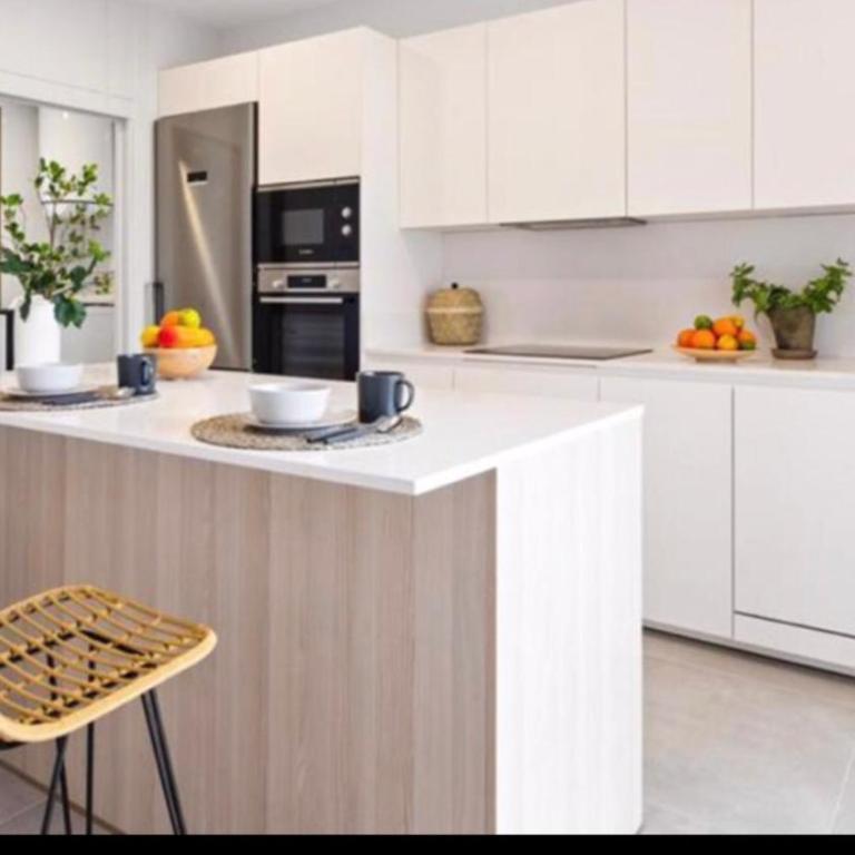 Golf Tenerife South xx Wheel Accessible Shower xx Free WIFi xx Private Pool 30 degrees xx Two Terraces 30m2x60m2 xxFree Parking xx Mountain view xx Flatscreen 65 inch xx - Villa de 3 dormitorios - 16