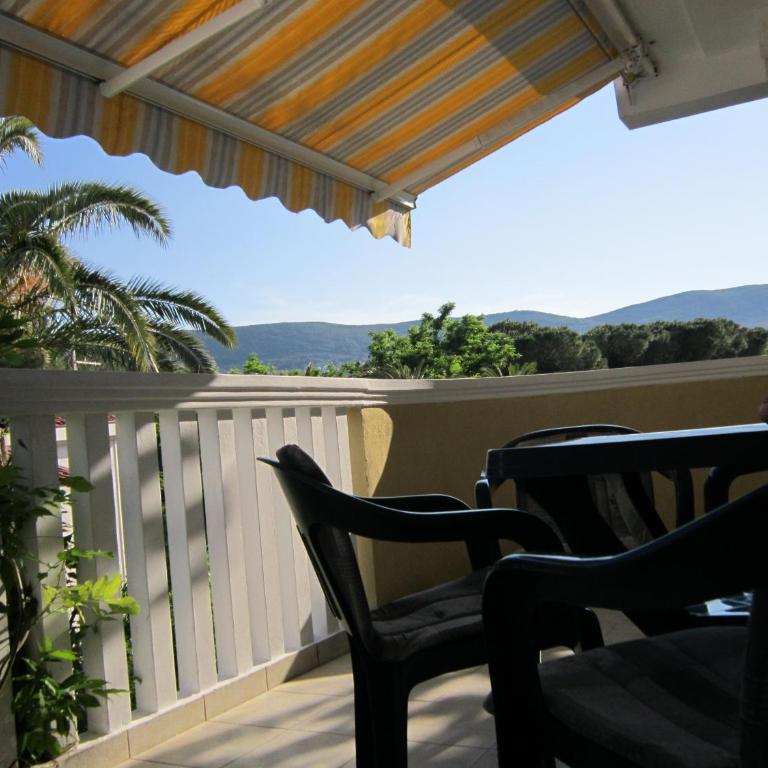 Huter Apartments - Comfort One-Bedroom Apartment with Balcony - 1