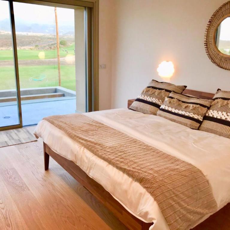 Golf Tenerife South xx Wheel Accessible Shower xx Free WIFi xx Private Pool 30 degrees xx Two Terraces 30m2x60m2 xxFree Parking xx Mountain view xx Flatscreen 65 inch xx - Villa de 3 dormitorios - 22