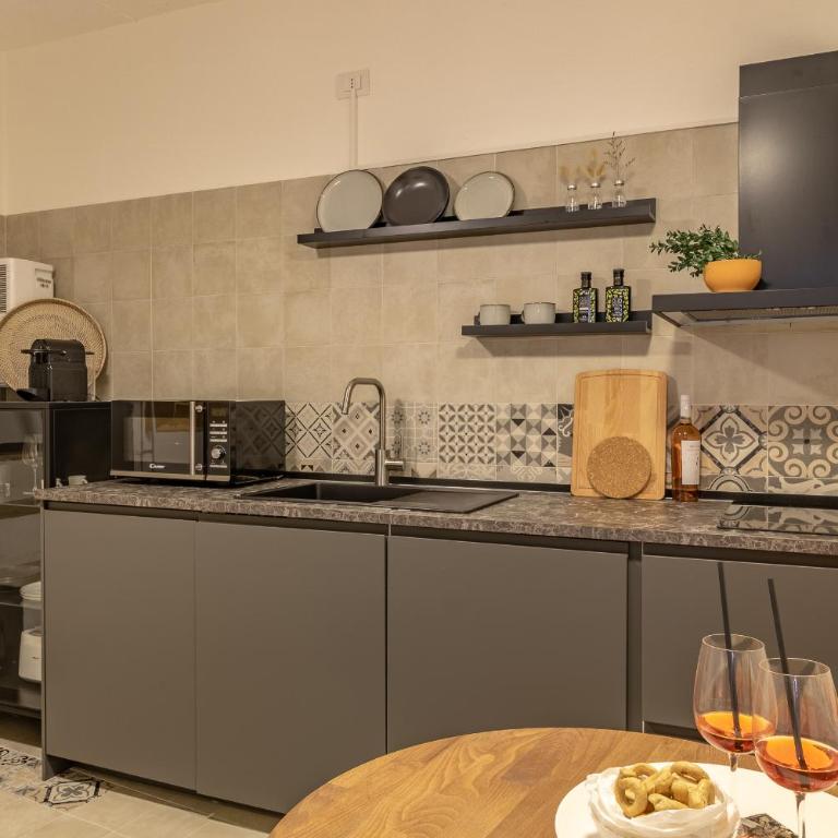 Bright Stone con Vasca Jacuzzi - Suite - 10