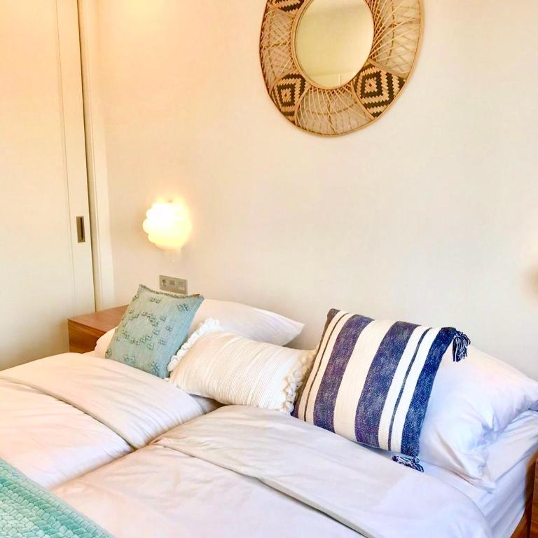 Golf Tenerife South xx Wheel Accessible Shower xx Free WIFi xx Private Pool 30 degrees xx Two Terraces 30m2x60m2 xxFree Parking xx Mountain view xx Flatscreen 65 inch xx - Villa de 3 dormitorios - 18