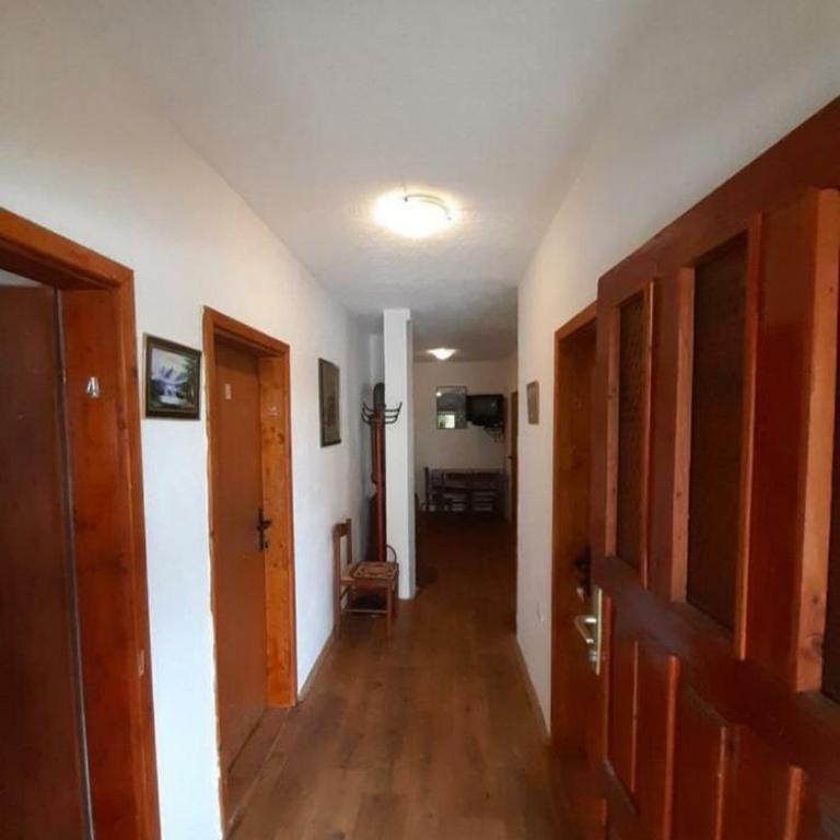 Apartments & Rooms Vitko - Economy Triple Room with Shared Bathroom - 6
