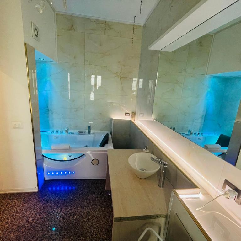 Vitti's Home Verona - Suite with Spa Bath - 2