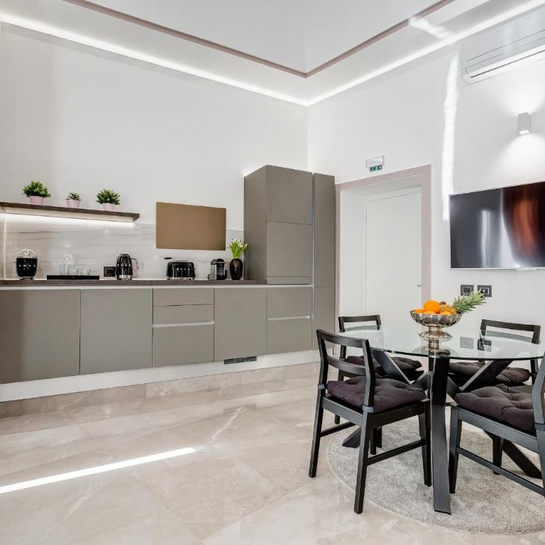 UnoSeiTre - Luxury Apartment & Suite - Suite Lit King-Size - 13