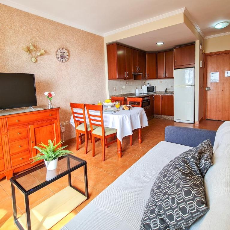 BENALBEACH Vistas al mar con Parking y Wifi - Apartamento de 1 dormitorio con balcón y vistas al mar - 17