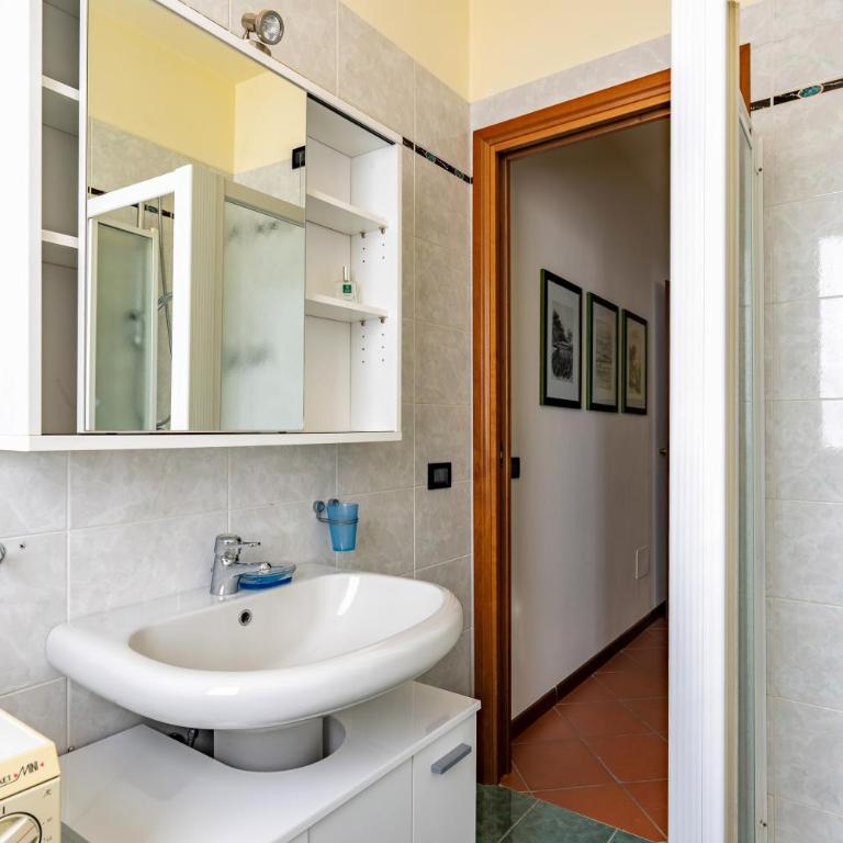 HOST4U - MARGE Beautiful Apartment with Pool and Private Parking in Padenghe del Garda - Deluxe Apartment - 15