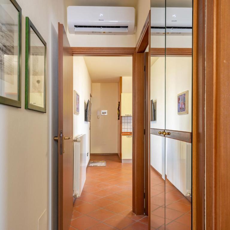 HOST4U - MARGE Beautiful Apartment with Pool and Private Parking in Padenghe del Garda - Deluxe Apartment - 13