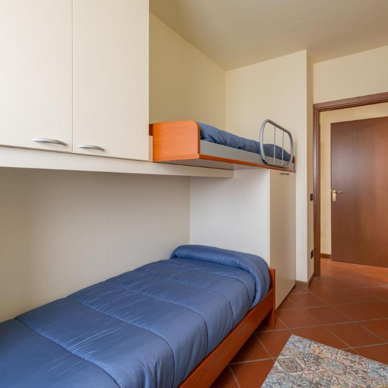 HOST4U - MARGE Beautiful Apartment with Pool and Private Parking in Padenghe del Garda - Deluxe Apartment - 11