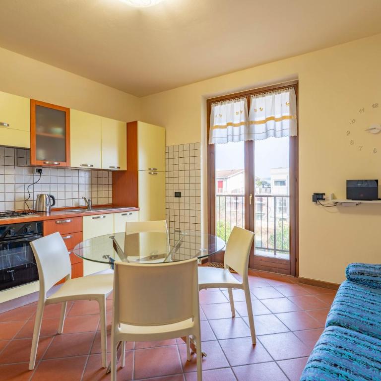 HOST4U - MARGE Beautiful Apartment with Pool and Private Parking in Padenghe del Garda - Deluxe Apartment - 16