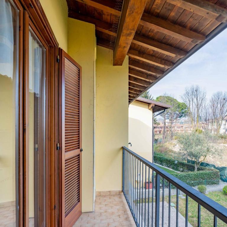 HOST4U - MARGE Beautiful Apartment with Pool and Private Parking in Padenghe del Garda - Deluxe Apartment - 5