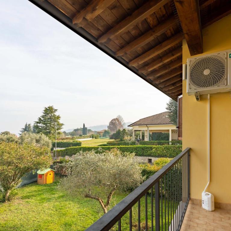 HOST4U - MARGE Beautiful Apartment with Pool and Private Parking in Padenghe del Garda - Deluxe Apartment - 14