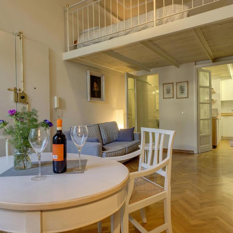 Florence Apartments Home Feeling - Oblio One-Bedroom Apartment - 2