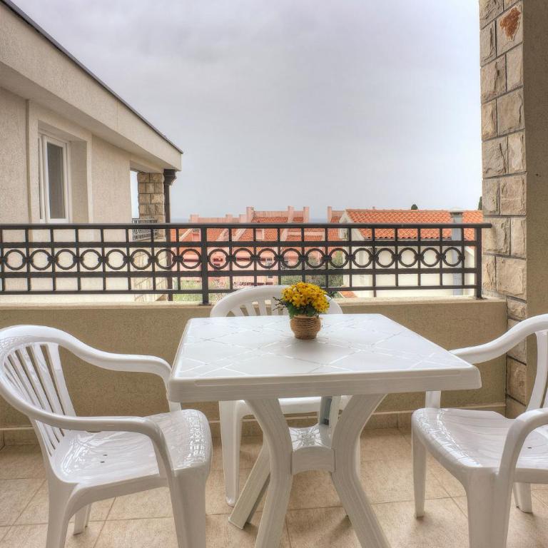 Guest House Maslina - Family Two-Bedroom Suite - 6