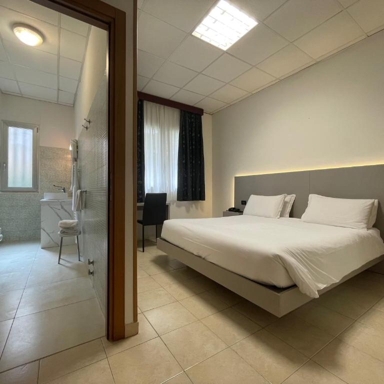 Hotel Leonardo - Camera Matrimoniale Superior - 1