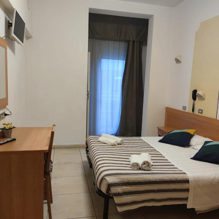 Hotel Jolie - Camera Standard Matrimoniale/Doppia con Letti Singoli - 3
