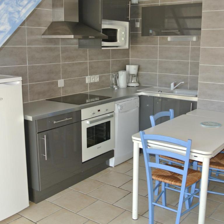 Résidence La Palma & L'Oasis - Two-Bedroom Apartment with Balcony - 21