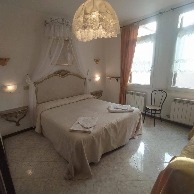 B&B Cà Isabella - Camera Matrimoniale/Doppia con Letti Singoli con Bagno - 1