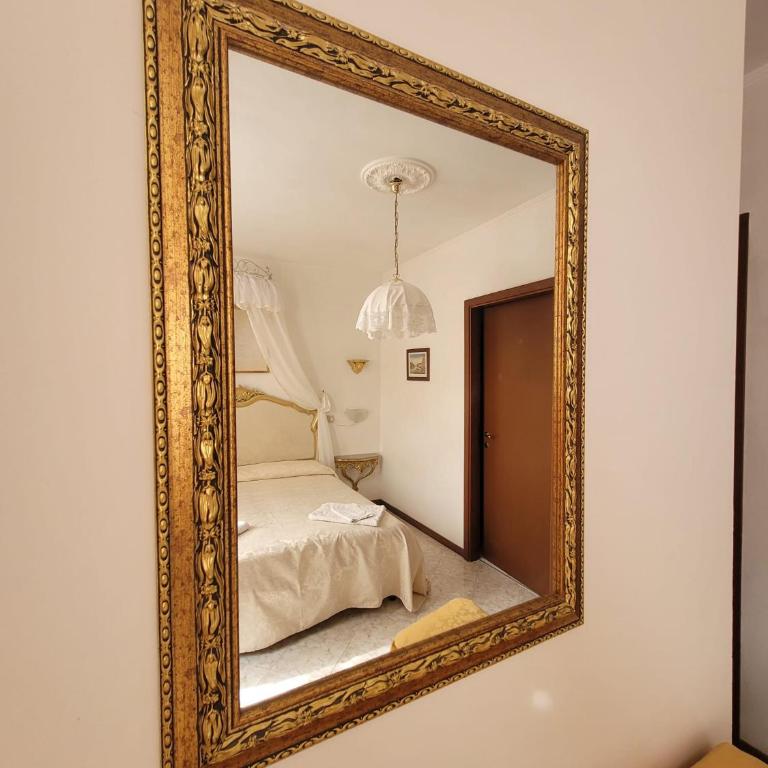 B&B Cà Isabella - Camera Matrimoniale/Doppia con Letti Singoli con Bagno - 2