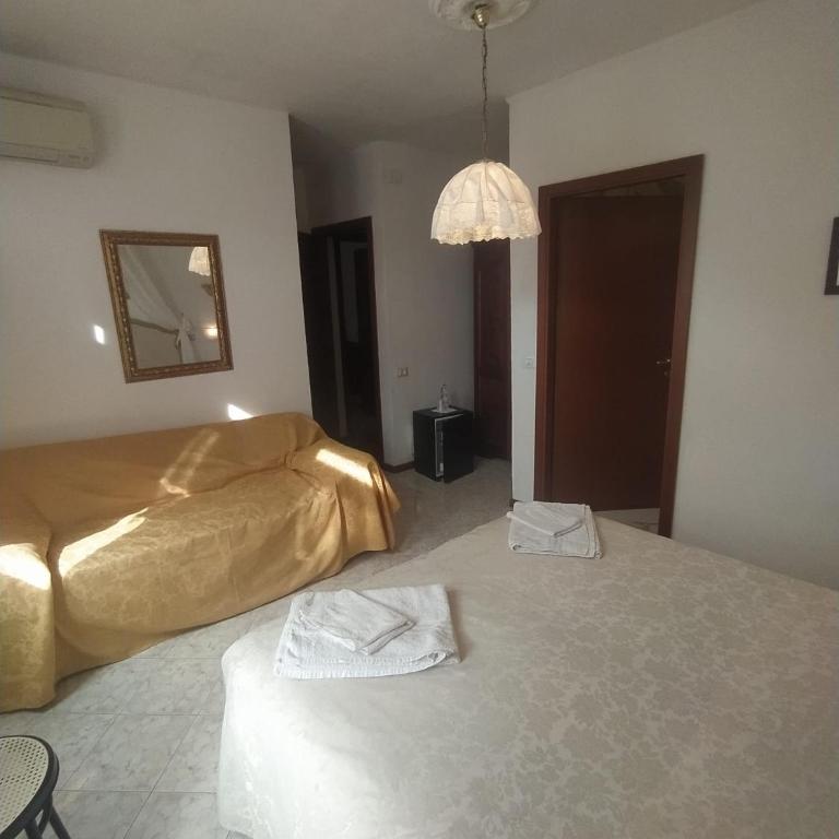 B&B Cà Isabella - Camera Matrimoniale/Doppia con Letti Singoli con Bagno - 6