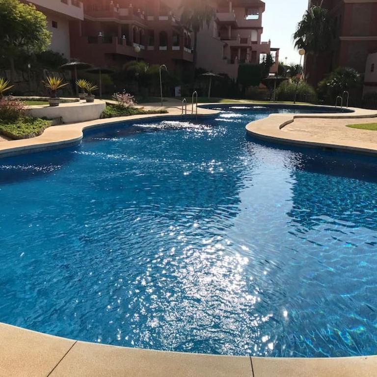 Duquesa Regents apt, large balcony with spectacular sea views close to port and beach - Apartamento de 3 dormitorios - 33