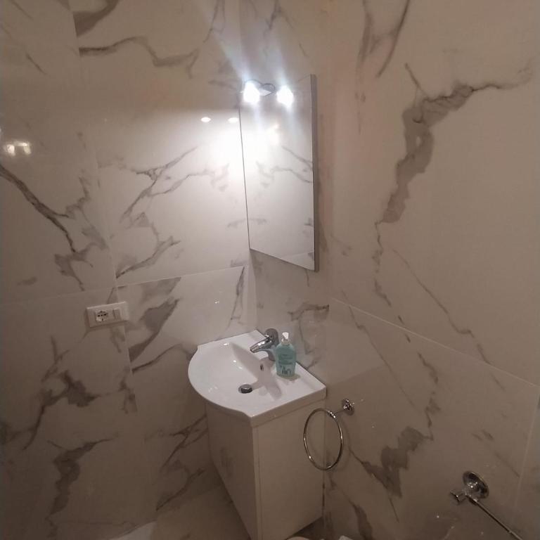 B&B Cà Isabella - Camera Matrimoniale/Doppia con Letti Singoli con Bagno - 7