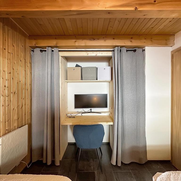 Tiny House facing the Alps - Ski in, Ski out - Chalet - 11