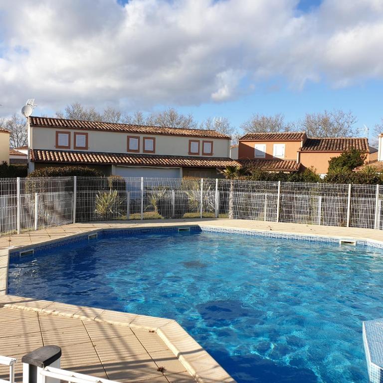ANDALOUSES Jolie villa T5 en duplex piscine proche plage Rochelongue Cap d'Agde - Appartamentino su 2 Livelli - 9