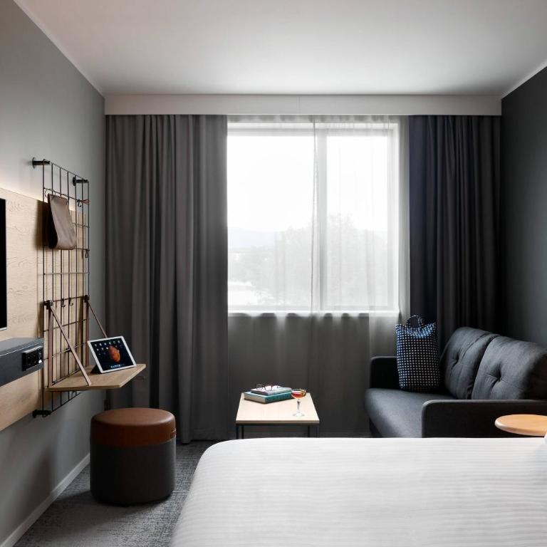 Moxy Antibes Sophia Antipolis - Moxy Extra Sleeper Garden Queen Room with Sofa Bed - 1