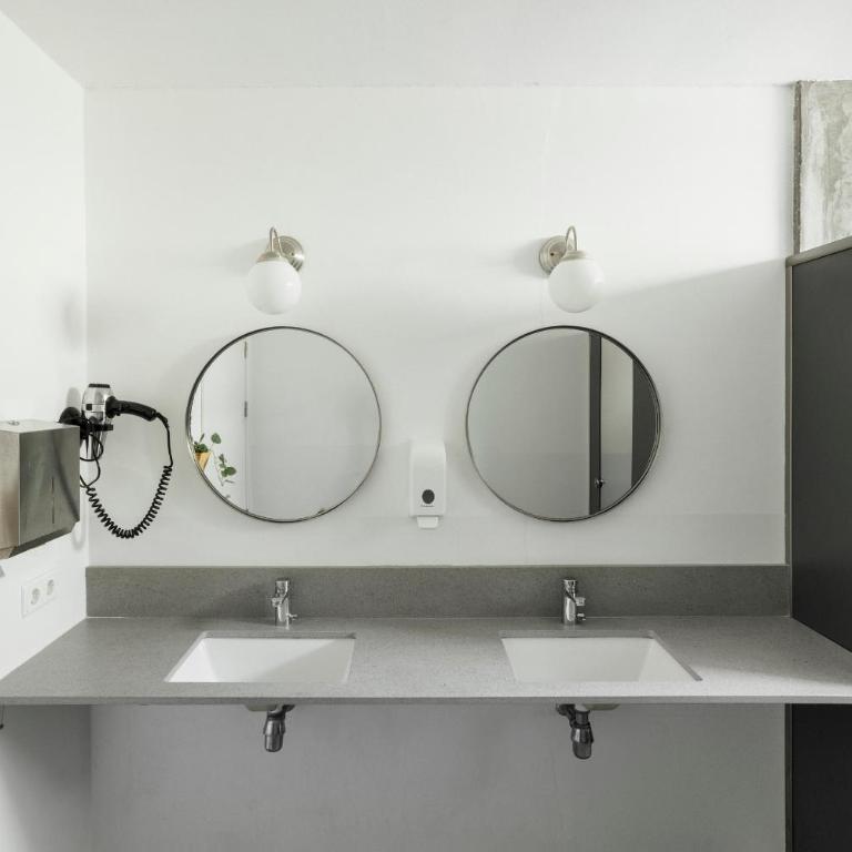 Casa Jam Barcelona - Bed in 4-Bed Mixed Dormitory Room - 6