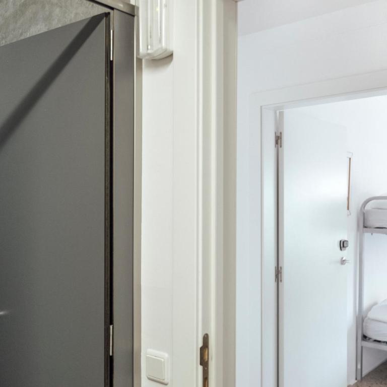 Casa Jam Barcelona - Family Room with Private External Bathroom - 6
