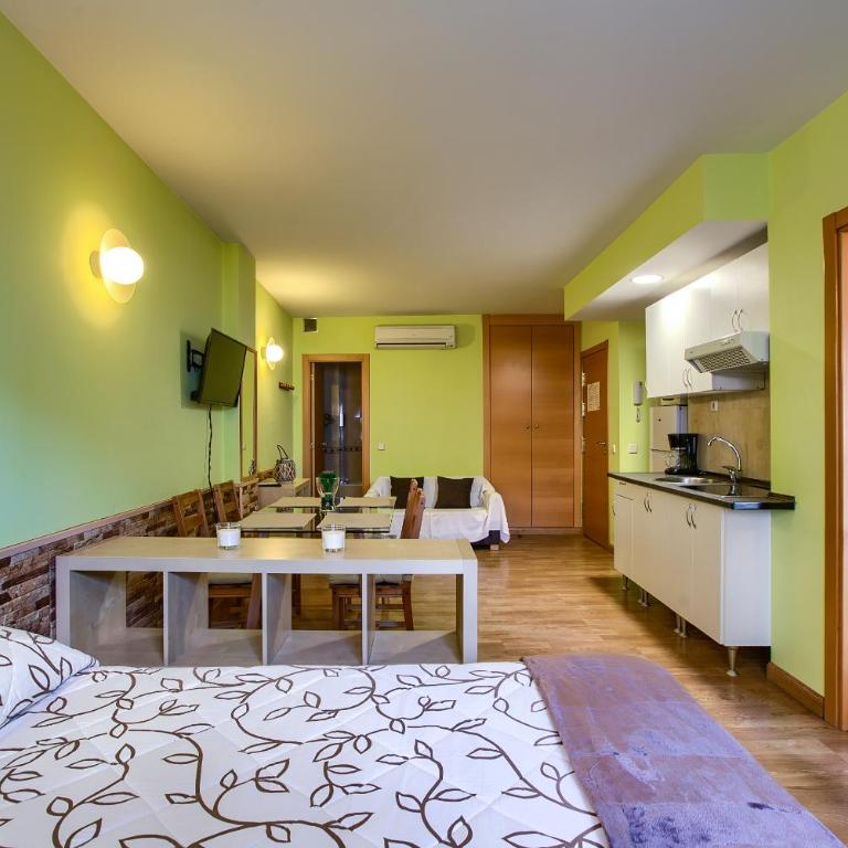 Apartamentos Barajas - Superior Studio - 13