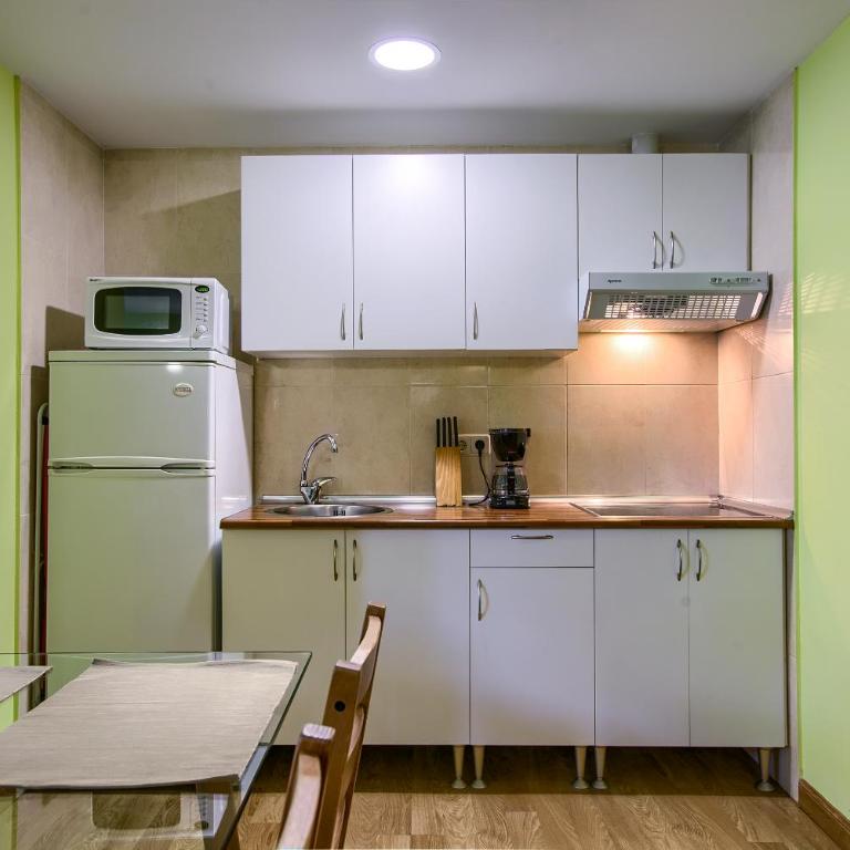 Apartamentos Barajas - Superior Studio - 8