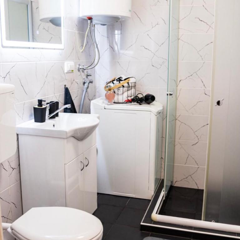 Center Cozy Apartment - One-Bedroom Apartment - 16