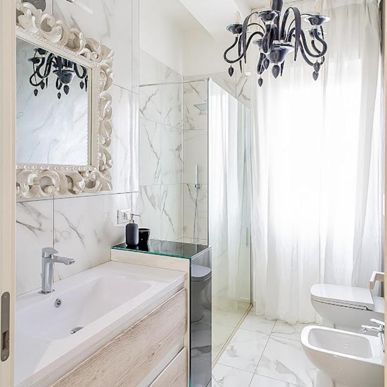 Elegant & Spacious - 30 min from Venice - King beds! - Three-Bedroom Apartment - 31
